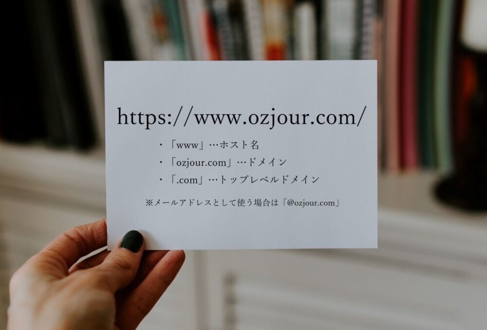 Unsplash | メモ 手 OZ URL
